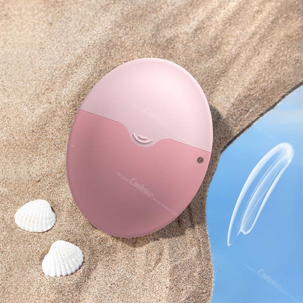 Coolnice silicone sunscreen applicator on the beach with sunscreen lotion, compact and portable design