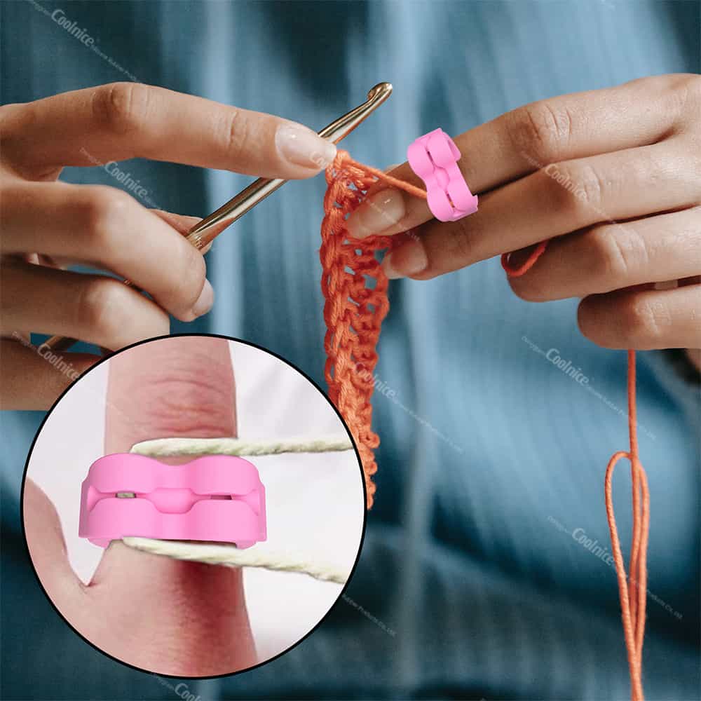 Silicone yarn guide ring for crochet beginners