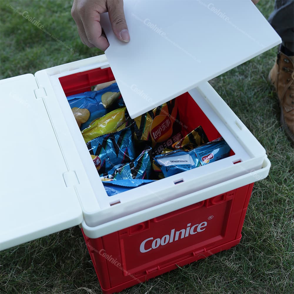 Outdoor collapsible storage box with side door access