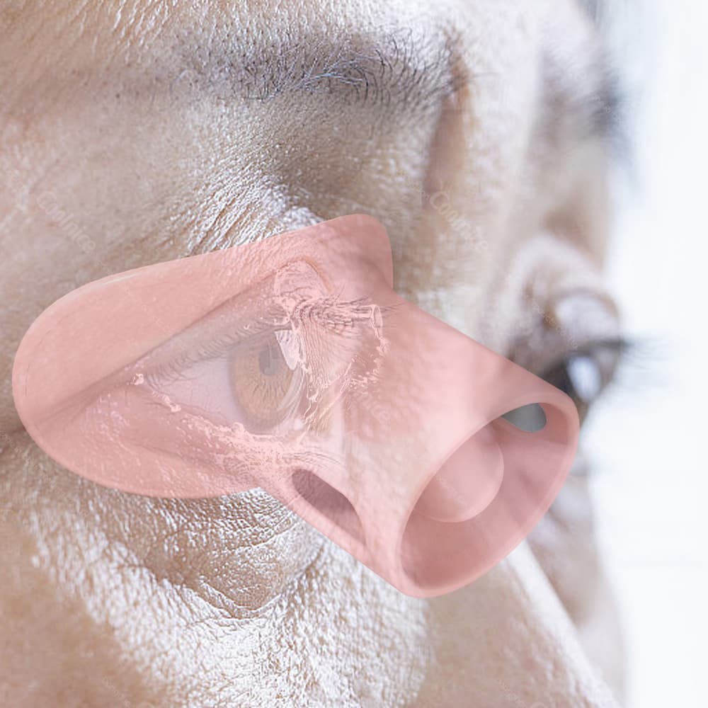 Silicone eye wash device with sleek design for optimal comfort