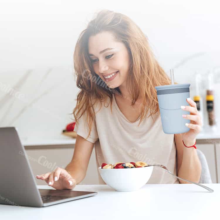 Lifestyle Silicone Ice Cup for Coffee and Smoothies