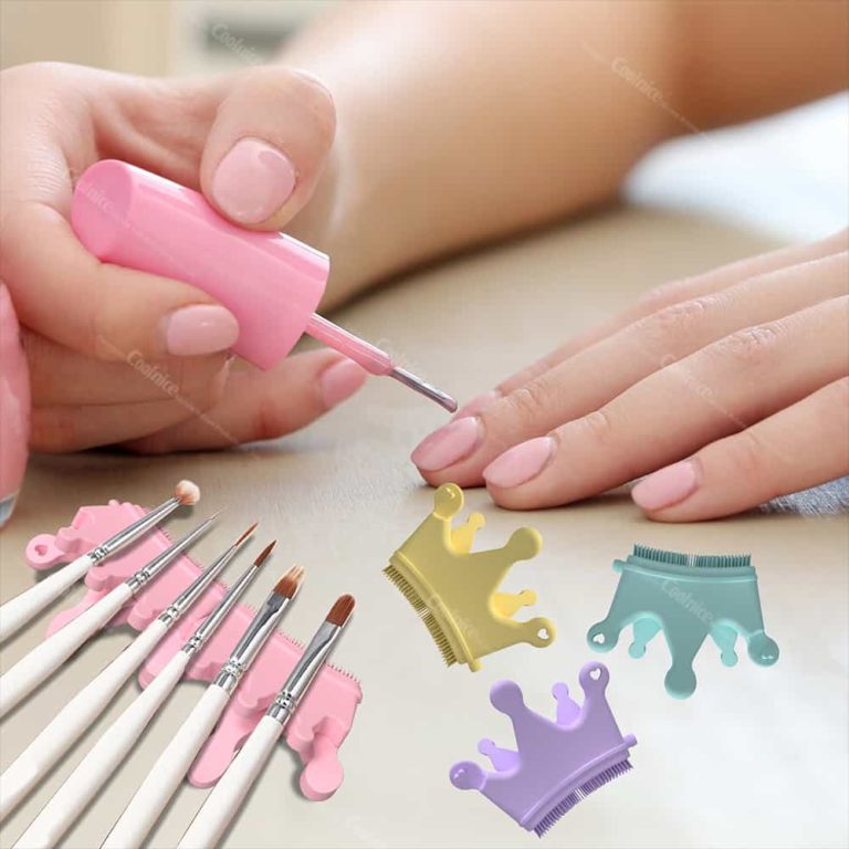Silicone crown nail separators with brushes for nail art