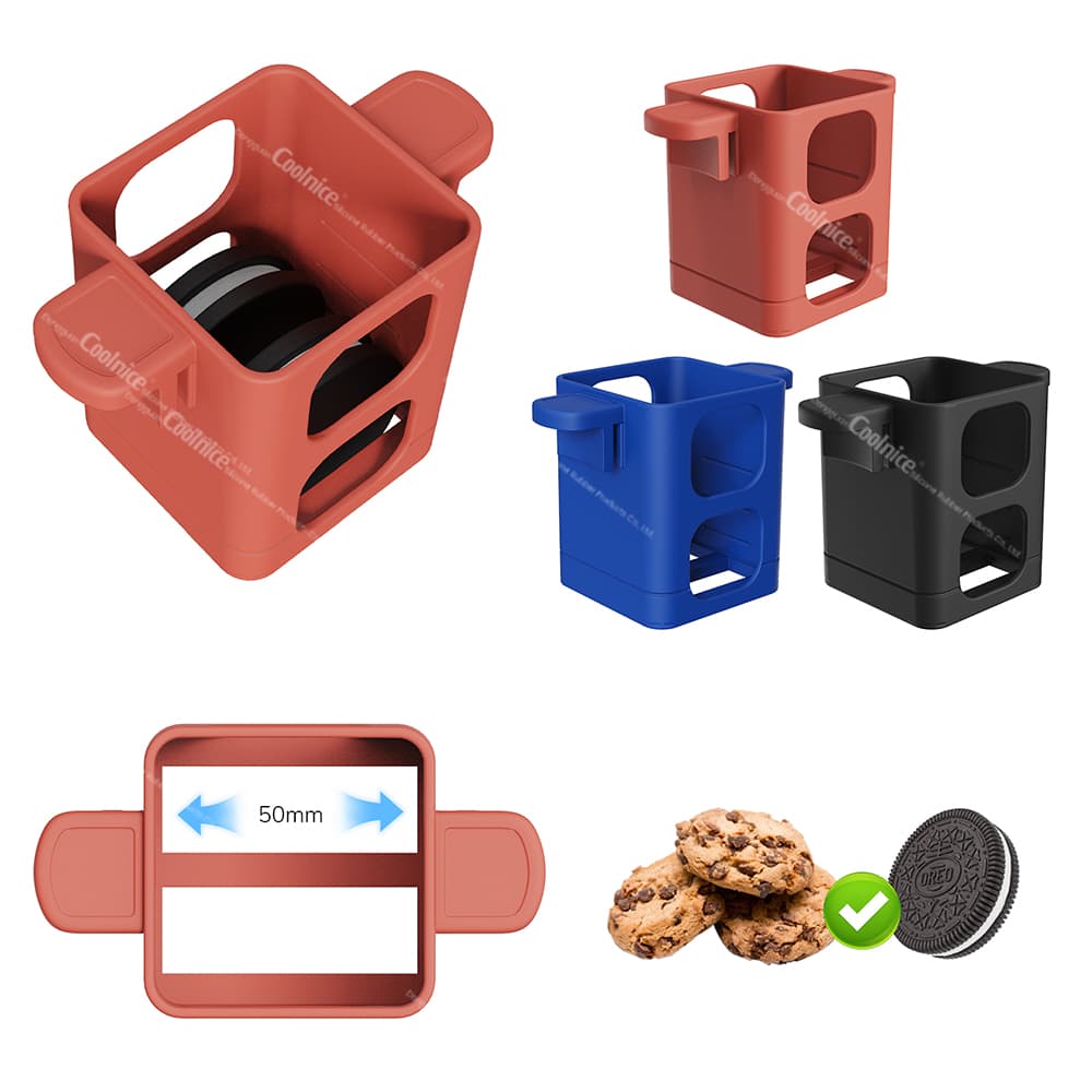 Cookie dunking clip holder with Oreo biscuit fit test