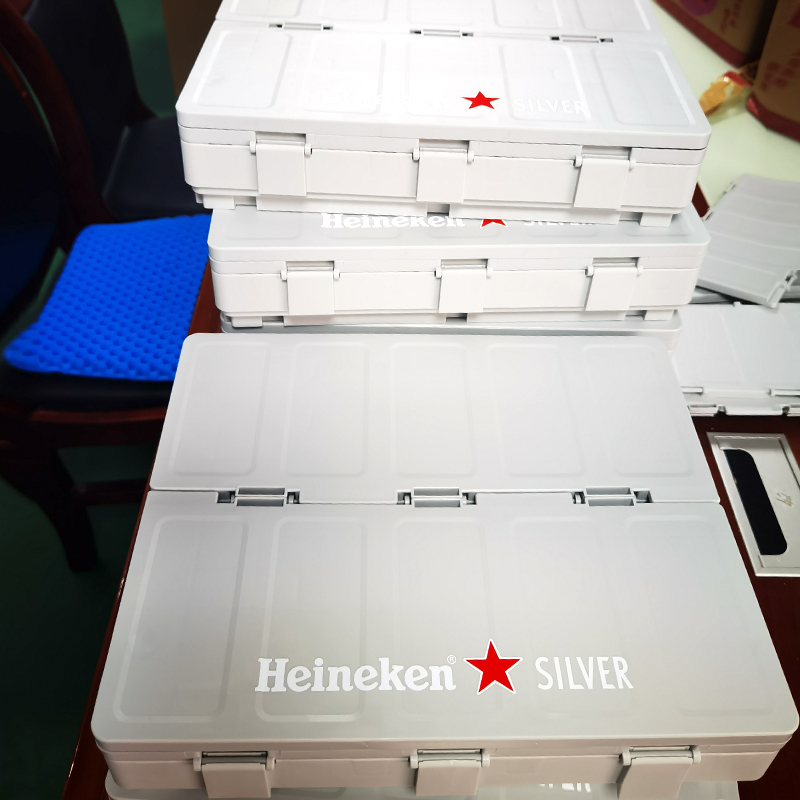 Close view of Heineken Silver folding box printing and assembly