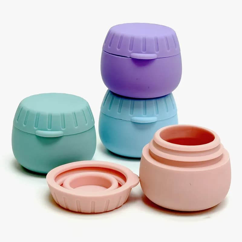 Silicone travel jar container for cosmetic and personal care products
