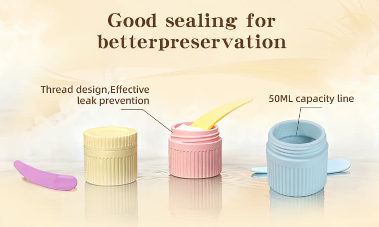 Leakproof silicone cosmetic jar with screw lid design
