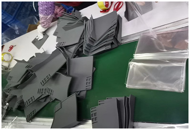 Custom silicone mat black packing process in factory
